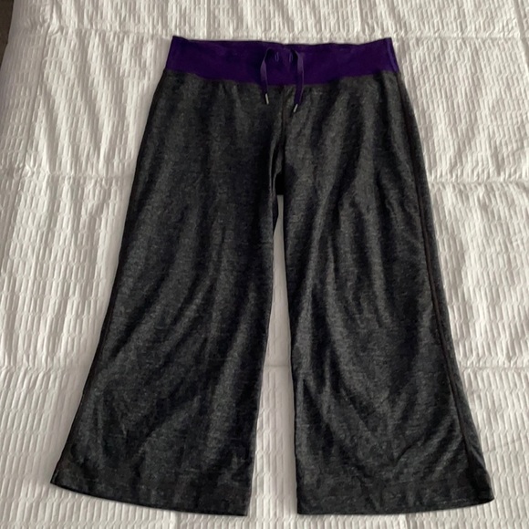 Lulu Lemon Leggings - Picture 2 of 5